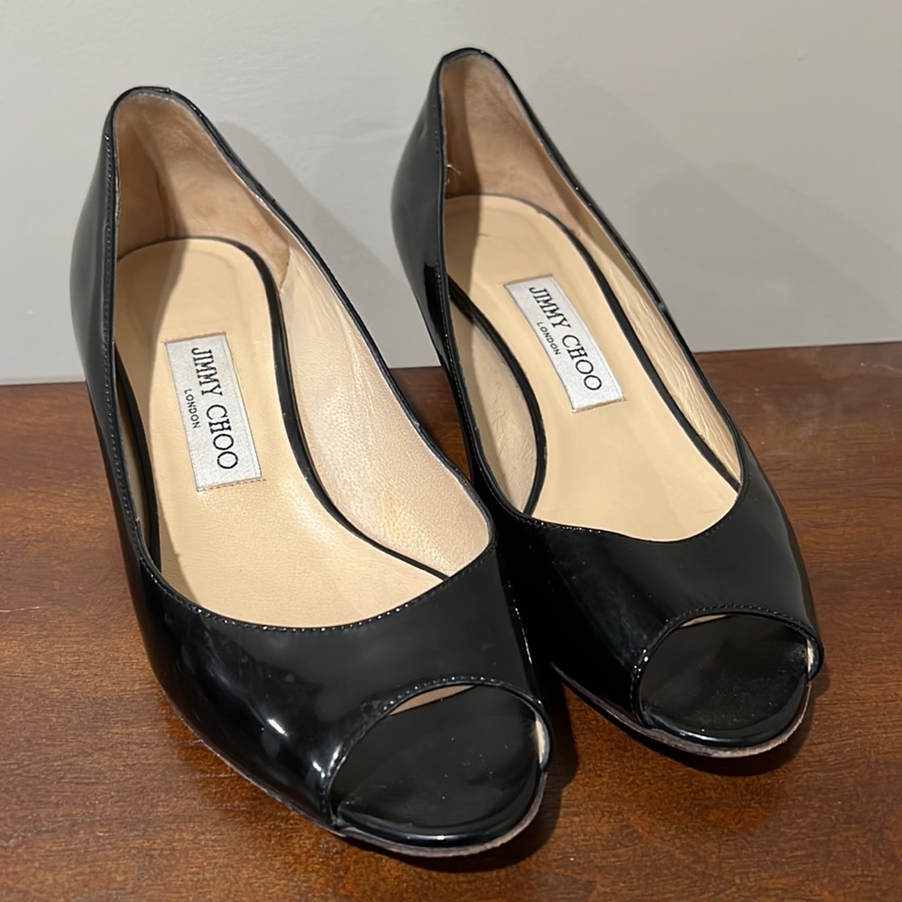 Jimmy Choo Patent Leather Pump Heel Size 38 1/2 U.S. 7 1/2 Apox. - Picture 3 of 15